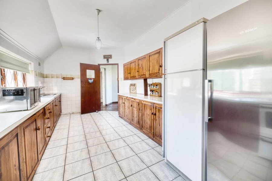 4 Bedroom Property for Sale in Westcliff Western Cape